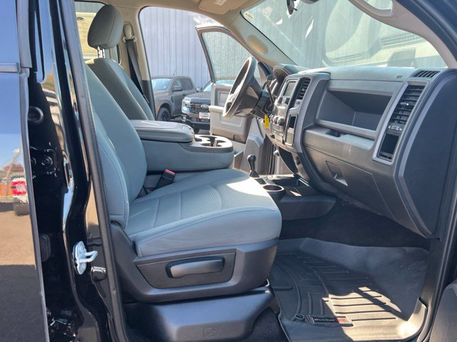 Used 2017 RAM 2500 Tradesman w/ Chrome Appearance Group AWD/4WD image 18