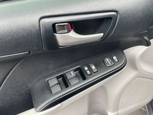 Used 2014 Toyota Camry LE FWD image 11