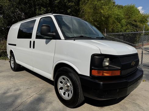 Used 2012 Chevrolet Express 1500 image 4