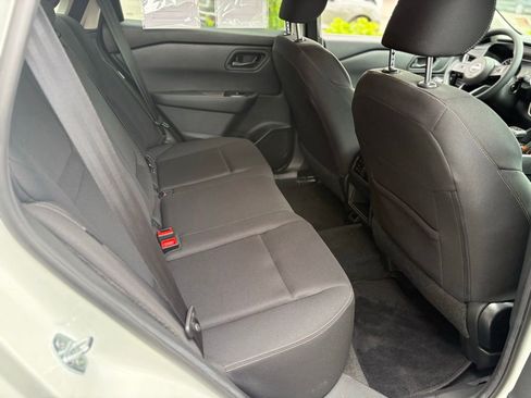 Used 2024 Nissan Rogue S AWD/4WD image 21