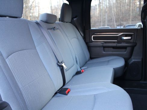 Used 2024 RAM 2500 Big Horn w/ Bed Utility Group image 18