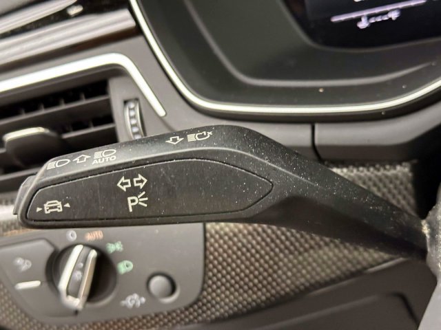 Used 2023 Audi S4 Premium Plus w/ Premium Plus Package AWD/4WD image 32