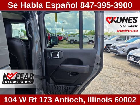 Used 2023 Jeep Gladiator Overland AWD/4WD image 30