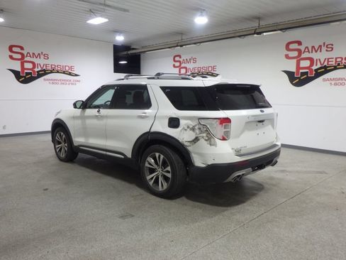Used 2020 Ford Explorer Platinum w/ Premium Technology Package AWD/4WD image 2