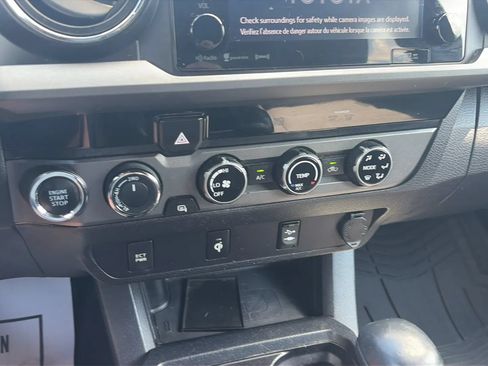 Used 2017 Toyota Tacoma TRD Sport AWD/4WD image 21