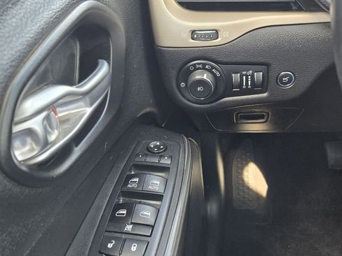 Used 2017 Jeep Cherokee 75th Anniversary image 25