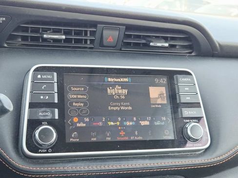 Used 2019 Nissan Kicks SR w/ SR Premium Package FWD image 14