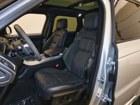 Used 2020 Land Rover Range Rover Sport HST image 16