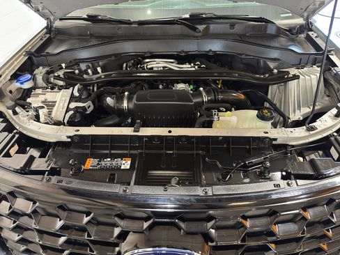 Used 2025 Ford Explorer ST image 41