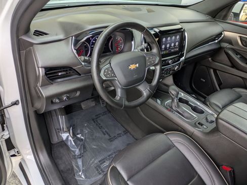 Certified 2023 Chevrolet Traverse Premier FWD image 12