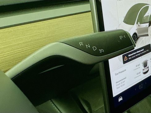 Used 2023 Tesla Model Y Long Range image 23