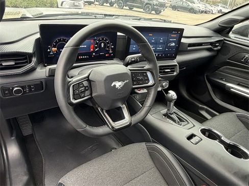 Used 2024 Ford Mustang Coupe image 9