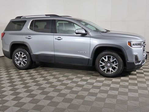 Used 2023 GMC Acadia SLE w/ Driver Convenience Package image 15