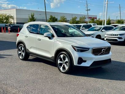 Used 2023 Volvo XC40 B5 Plus