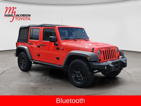 Used 2013 Jeep Wrangler Unlimited Sahara AWD/4WD image 4
