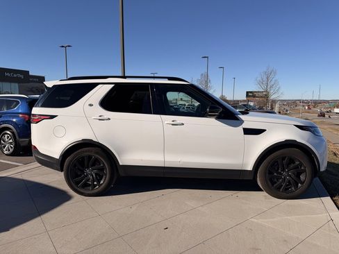 Used 2020 Land Rover Discovery HSE image 6