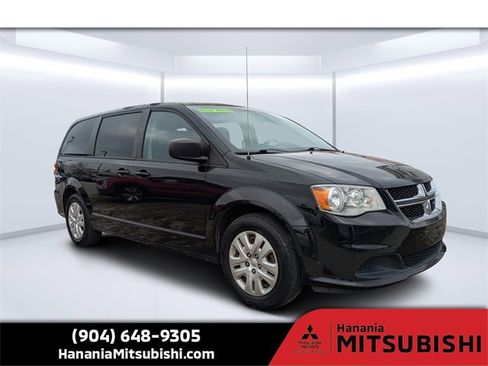 Used 2018 Dodge Grand Caravan SE w/ UConnect Hands-Free Group image 1