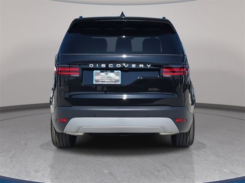 New 2025 Land Rover Discovery S image 6