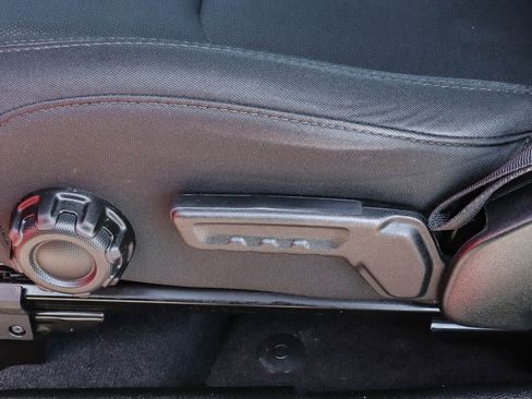 Used 2018 Jeep Wrangler Sport AWD/4WD image 31