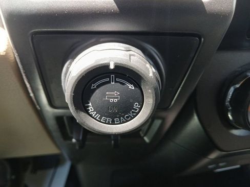 Used 2017 Ford F150 XLT w/ Equipment Group 302A Luxury AWD/4WD image 21