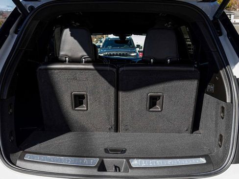 Used 2023 Cadillac XT6 Sport image 38