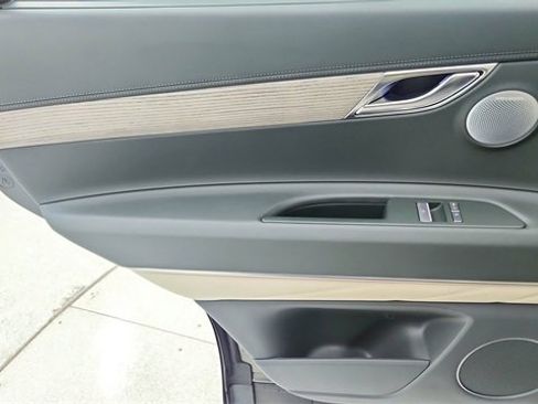 Used 2025 Genesis GV80 3.5T Prestige image 33