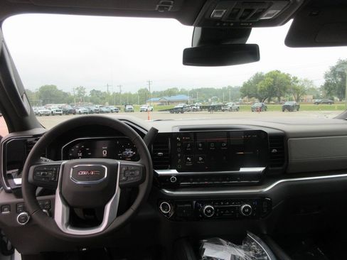 New 2026 GMC Sierra 3500 SLT w/ SLT Premium Package image 17