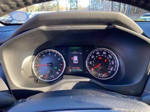 Used 2022 Toyota RAV4 XLE Premium AWD/4WD image 41