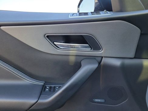 Used 2018 Jaguar F-PACE S image 17