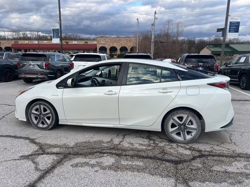 Used 2017 Toyota Prius Three Touring image 14
