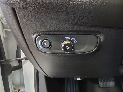 Used 2019 Chevrolet Equinox LT FWD image 21