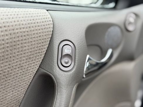 Used 2002 Saturn L-Series L200 image 14