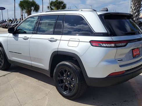New 2026 Jeep Grand Cherokee Altitude AWD/4WD image 6