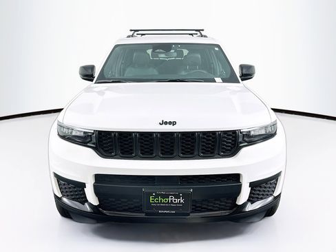 Used 2023 Jeep Grand Cherokee L Laredo image 2