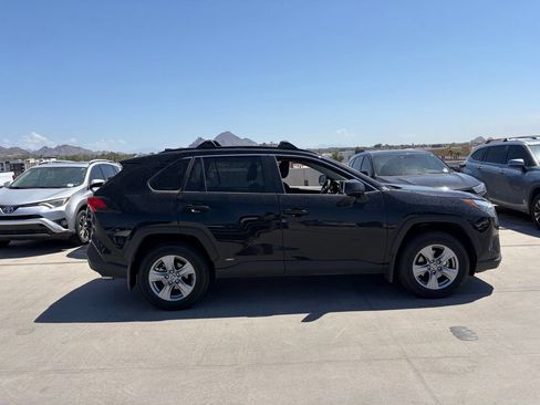 Used 2025 Toyota RAV4 LE AWD/4WD image 2