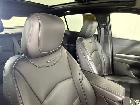 Used 2020 Cadillac XT4 Premium Luxury AWD/4WD image 32