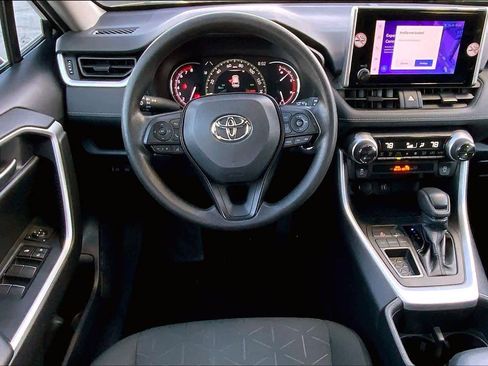 Used 2023 Toyota RAV4 XLE image 5