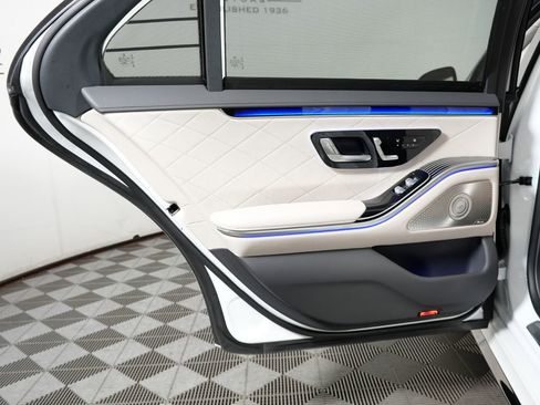 Certified 2025 Mercedes-Benz S 580 4MATIC Sedan image 32