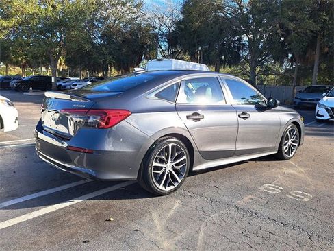 Used 2022 Honda Civic Touring image 6