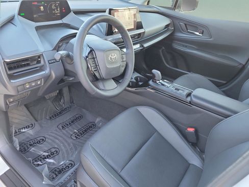 Used 2026 Toyota Prius FWD image 15