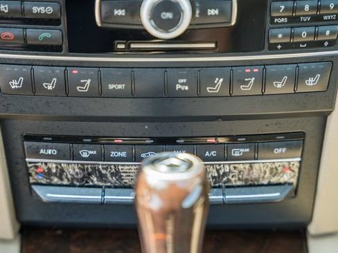 Used 2011 Mercedes-Benz E 550 Cabriolet image 30