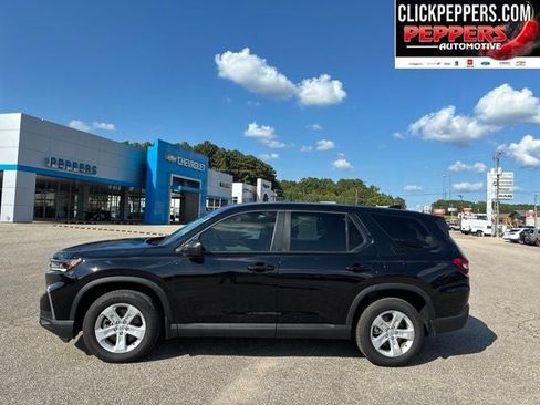 Used 2023 Honda Pilot LX image 3