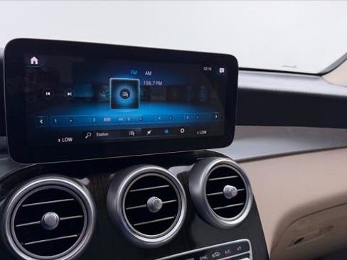 Used 2021 Mercedes-Benz GLC 300 image 30