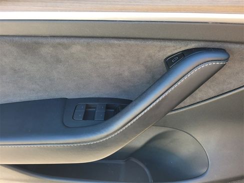 Used 2023 Tesla Model 3 Standard Range image 21