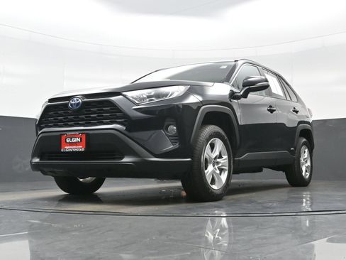 Used 2021 Toyota RAV4 XLE AWD/4WD image 28