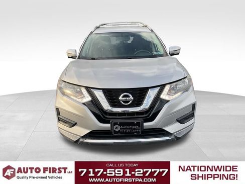 Used 2017 Nissan Rogue SV w/ SV Premium Package AWD/4WD image 2