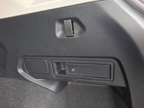 Certified 2022 Volkswagen Tiguan S image 28