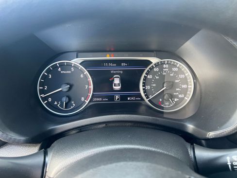 Used 2025 Nissan Sentra SV image 40