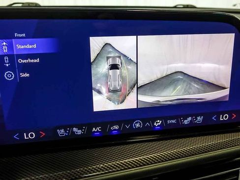 Used 2025 Chevrolet Traverse High Country FWD image 27