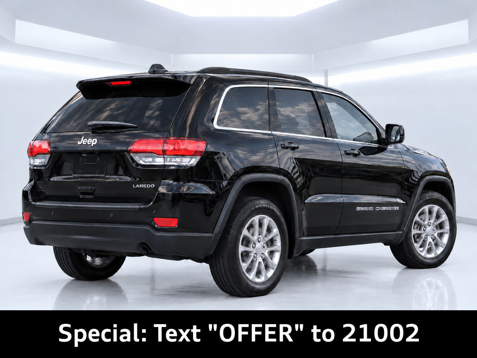 Used 2022 Jeep Grand Cherokee Laredo E RWD image 4